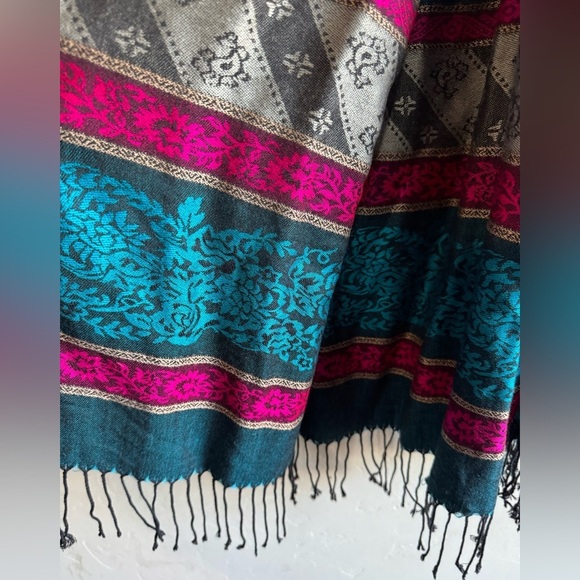 Blue and pink Shawl Scarf - Picture 5 of 6